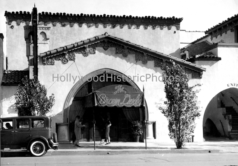 Brown Derby 1936 Hollywood WM.jpg